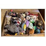 2 flats of beanie babies. At least 20