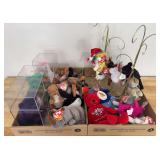 2 flats of beanie babies