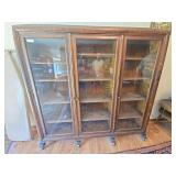 Large display cabinet