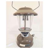 Coleman Model 275 Double-Mantle Lantern – Marked 8/78. Brown painted fount with matching brown porcelain ventilator, clear Coleman globe and wire bail handle; shows age-related wear, oxidation and s