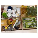 4 flats of kitchen items