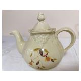 Hall China Autumn Leaf Grape teapot, made expressly for the National Autumn Leaf Collectors Club (NALCC) and marked 2006. Features an ivory glaze with the classic Autumn Leaf decoration, gold trim, ra
