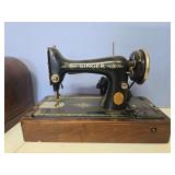 Singer Sewing Machine AC085801 model 99 made 1928