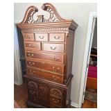 Dresser set