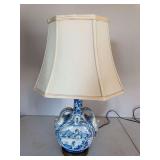 Nice Delft style lamp