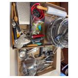 3 flats of kitchenware