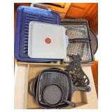 Cast iron skillets and bakeware