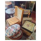 4 storage boxes
