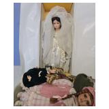 Lot of porcelain dolls