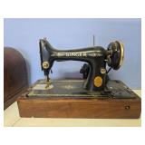 Singer Sewing Machine AC085801 model 99 made 1928