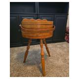 Furcan bucket style table