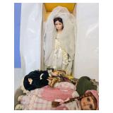 Lot of porcelain dolls