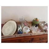 4 flats of miscellaneous glass and collectibles