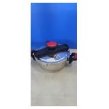 3 Liter Stainless Steel Pressure Cooker *appears