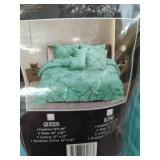 New King,/ Queen Luxury Pintuck Comforter Set 6