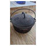 #8 Cast Iron Dutch Oven