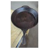 Cast Iron Lodge 14SK. Skillet