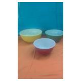 3pc  Pyrex Nesting Set  Yellow, Green,& Red