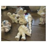 Figurines