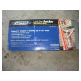 (2) Werner Ladder Jacks