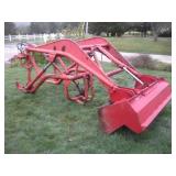 HYDRAULIC FRONT LOADER ATTACH 5 1/2 FT BUCKET