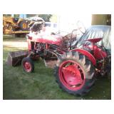INTERNATIONAL CUB FARM TRACTOR W/ 4 CYL FLATHEAD--