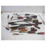 ASSORTED SCREWDRIVERS