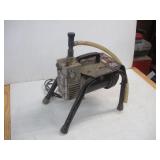 CAMPBELL HAUSFELD AIRLESS PAINT SPRAYER 115V