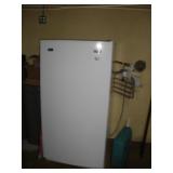 MAYTAG UPRIGHT FREEZER