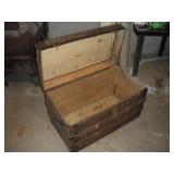 VINTAGE WOODEN TRUNK 34X15X18