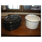 PORCELIN AND SPLATTERWARE ROASTERS