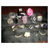 17 COSTUME JEWELRY RINGS