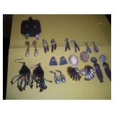 12 PAIR OF EARINGS