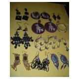 12 PAIR OF EARINGS