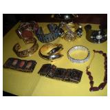 10-COSTUME JEWELRY BRACELET