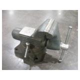 USA MADE BENCH VISE 5 1/2 IN JAW 15IN LONG
