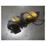 DEWALT 4 1/2 IN ANGLE GRINDER