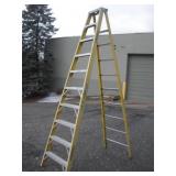 WERNER 10 FT FIBERGLASS STEP LADDER