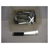 STAPLE GUN W/ STAPLES