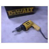 DEWALT SCREW GUN