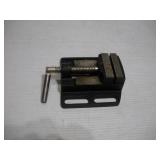 2 1/2 IN MACHINEST VISE