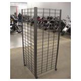WIRE SLAT DISPLAY RACK ON WHEELS 26X26X63