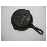 GRISWOLD #3 CAST IRON SKILLET