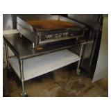 2 BURNER GAS GRIDDLE W/ STAINLESS STEEL TABLE