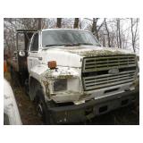 1990 FORD F600 FLAT BED TRUCK W/ 12FT STEEL BED
