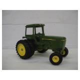 JOHN DEERE DIE CAST TRACTOR 9 1/2 IN LONG