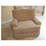 OVERSIZED EASY CHAIR  45X35X36