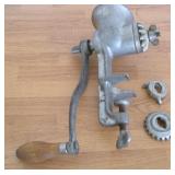UNIVERSAL HAND CRANK FOOD GRINDER W/ 3 BLADES