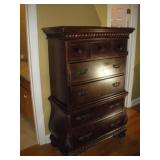 BROYHILL CAVALIER BROWN CHERRY CHEST OF DRAWERS
