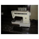 SINGER 534 STYLIST SEWING MACHINE